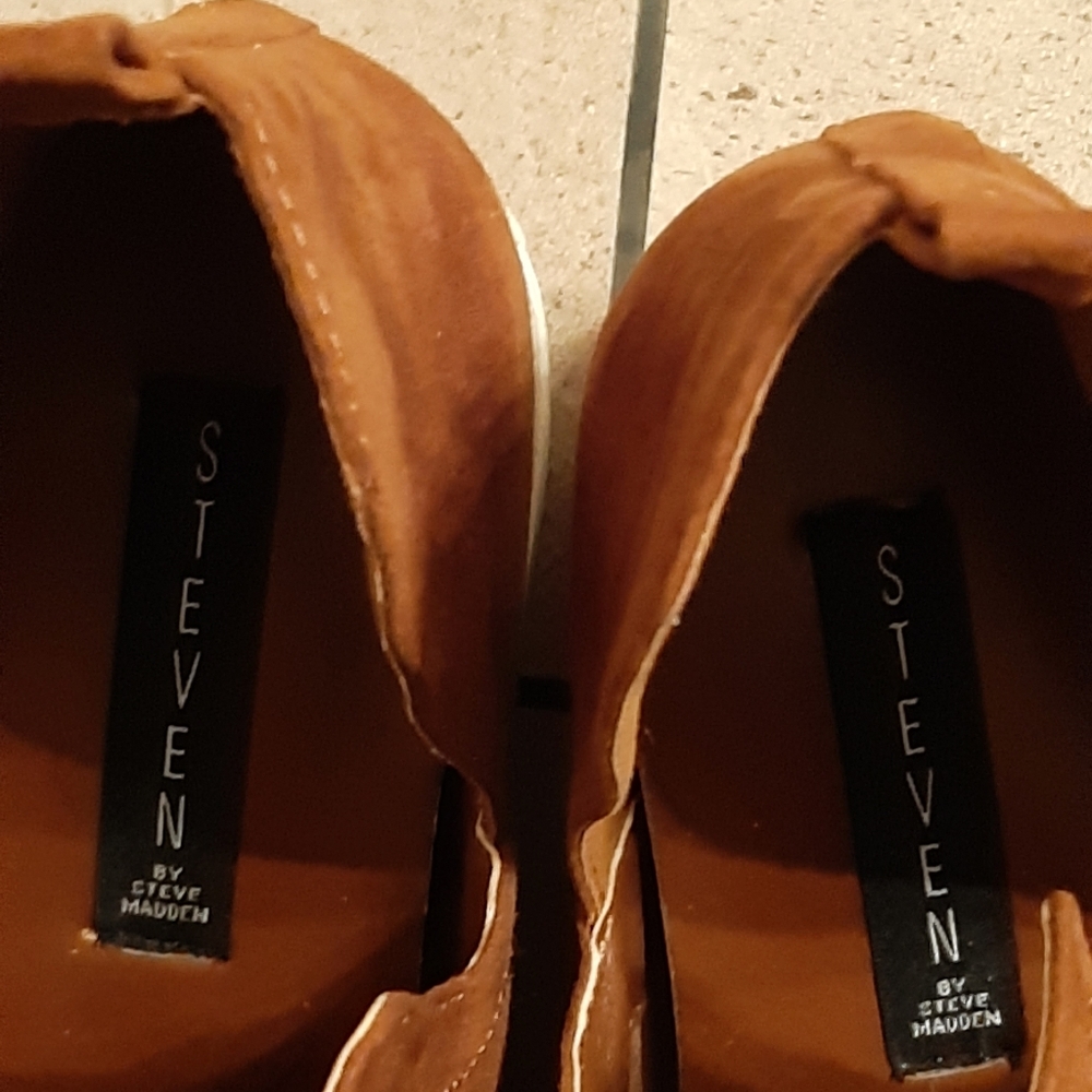 Women (shoes)